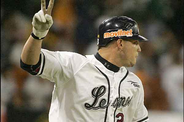 Jackson-Melián,-jugador-de-los-Leones-de-Caracas.expand