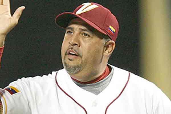 Luis-Sojo,-manager-de-la-selección-nacional-venezolana-para-el-Clásico-Mundial-de-Beisbol-2009.expand