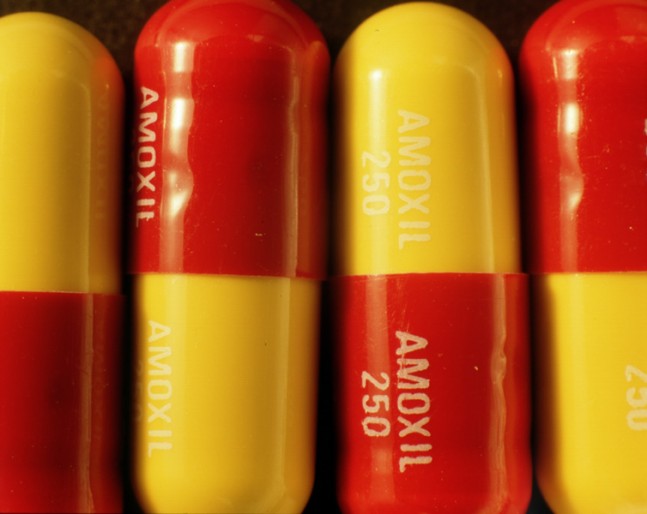 pills-red-and-yellow-antibiotics-closeup-1-AJHD