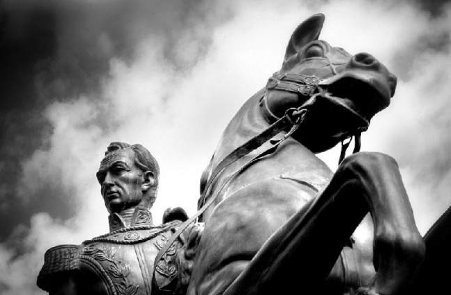 simon bolivar en caballo