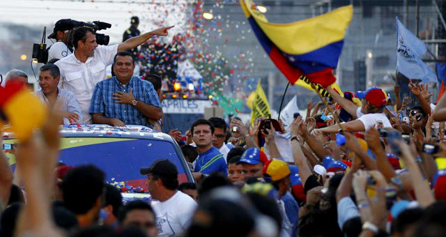 El pajarito de Nicolás y la manipulación de las maquinas por el PSUV