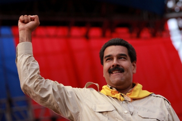nicolas-maduro-en-estadio-luis-aparicio-maracaibo230313-41