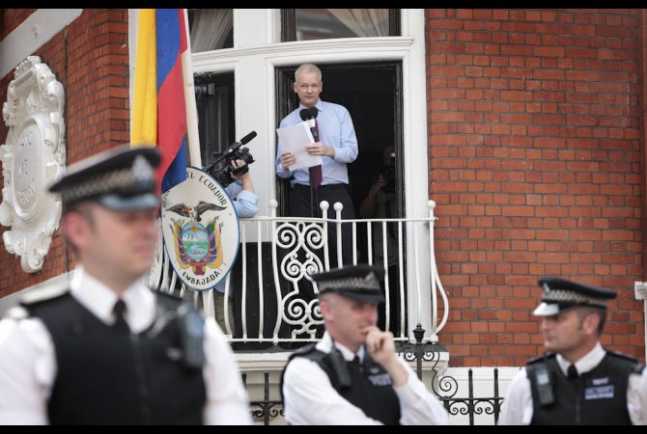 julian_assange_statement_ecuador_embassy_20120819_1