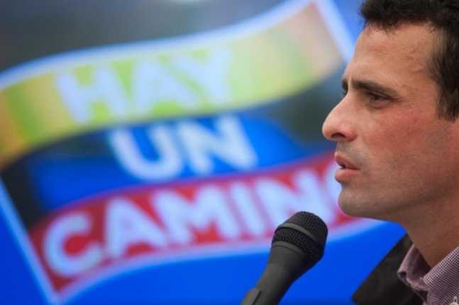 Henrique-Capriles-Fondo-hay-un-camino-655x436
