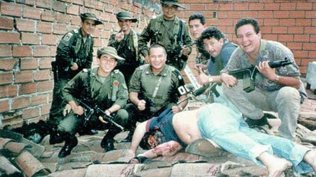 FotoDelGrupodeBúsquedaJuntoalCadaverdePabloEscobar