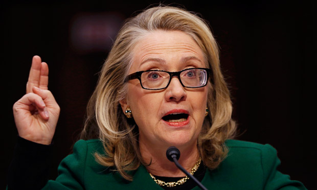 Crece escándalo por correos de Hillary Clinton