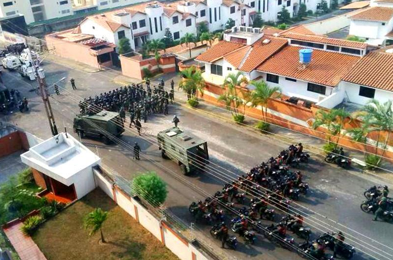 San Cristóbal amaneció con barricadas en rechazo al sistema biométrico
