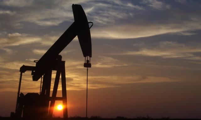 La maldición del petróleo por Brian Fincheltub