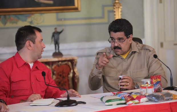 Gobierno crea megacorporación de alimentos al fusionar redes del Estado