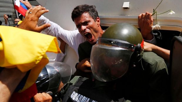 ¿Por qué retrasan el juicio al opositor venezolano Leopoldo López?