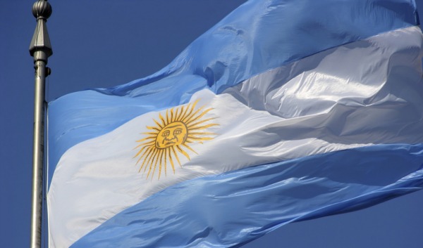 Banco Central argentino obliga a bancos a desprenderse de divisas extranjeras