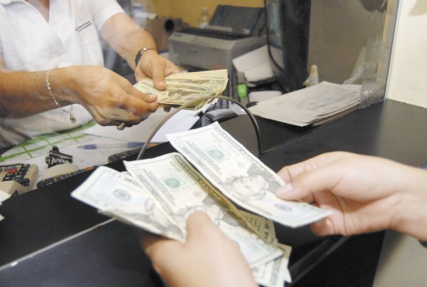 Las remesas, otro de los inconvenientes económicos en Venezuela