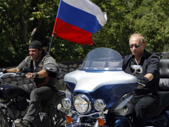 heres-putin-riding-a-harley-davidson-to-a-meeting-with-motorcycle-enthusiasts-in-crimea-in-2010