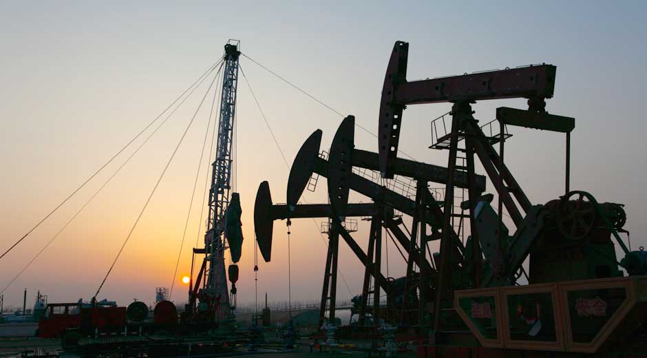 Maduro se queda sin riquezas para distribuir ante caída del petróleo