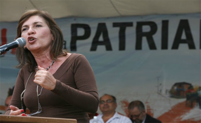Ministra Faría: “Al pueblo se le acabó la pedidera y debe ganarse las cosas”