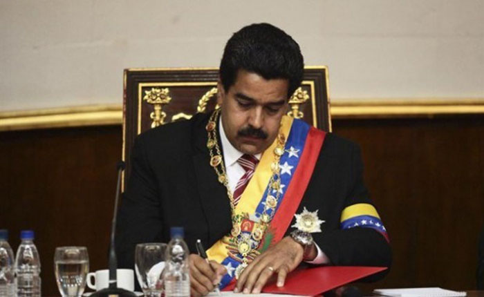 Tanto nadar para ahogarse en la orilla por Francisco J. Quevedo