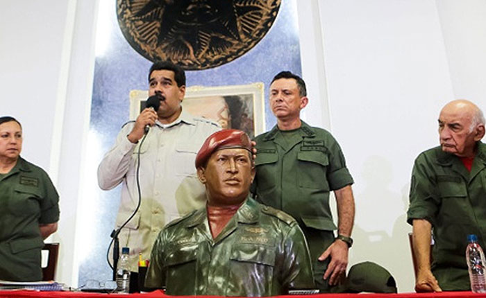 Del blanco al verde oliva por Ibsen Martínez