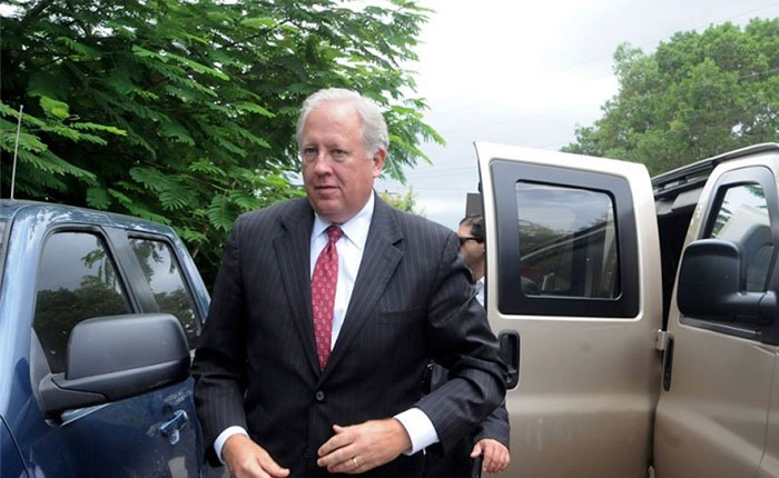 Thomas Shannon se reunirá este jueves con opositores en Caracas