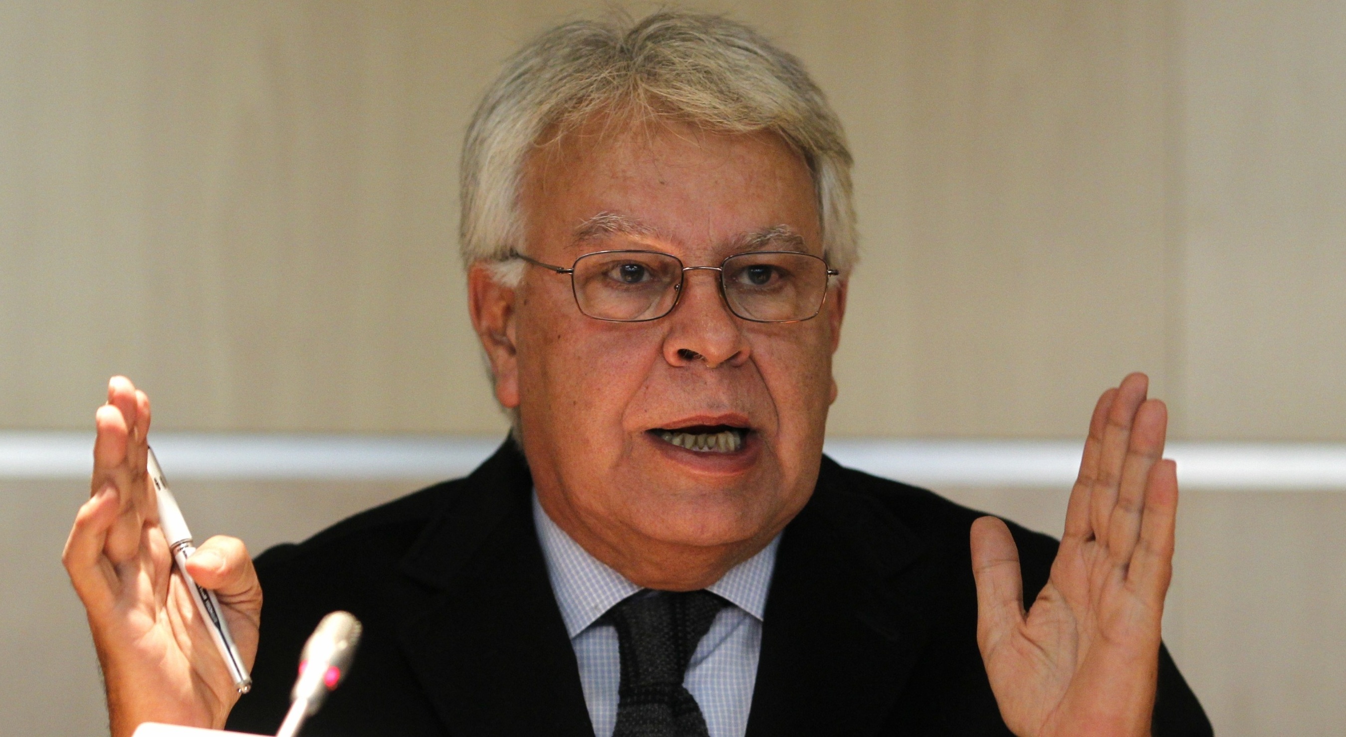 felipe gozález persona non grata entrega premio