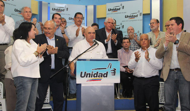 MUD presenta candidatos a las elecciones parlamentarias