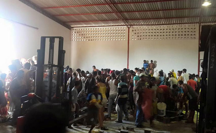 Saquearon centro de acopio de Pdval en Monagas