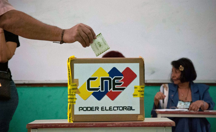 Hacia la simulación del 6 de diciembre por Armando Durán