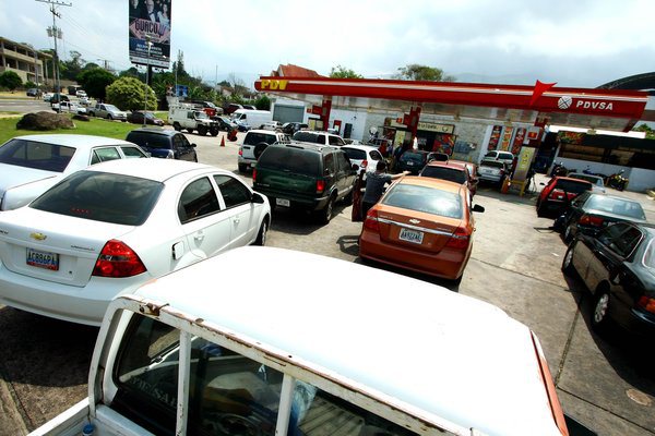 Incremento del precio de gasolina  provocó caos en Táchira