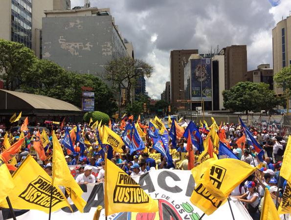Oposición venezolana marchó en contra de la escasez y la inseguridad