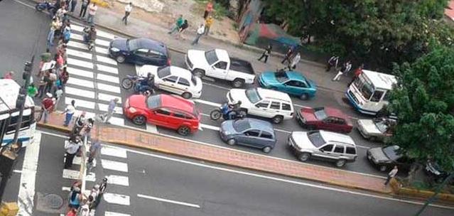 Protesta tranca la avenida Sucre de Catia