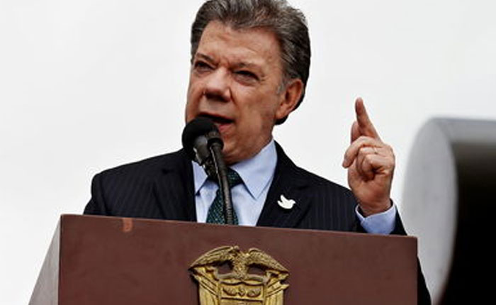 Santos: No es ampliando el cierre de la frontera como se solucionan los problemas