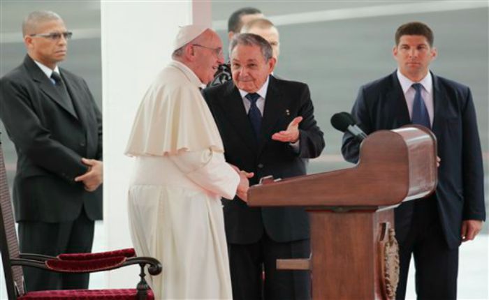 Papa Francisco pide a Cuba y EEUU avanzar en reconciliación