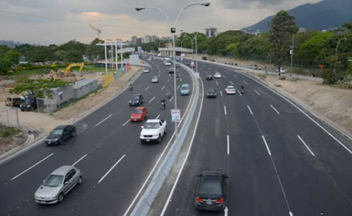 Hoy cerrarán la Francisco Fajardo a la altura de Los Ruices