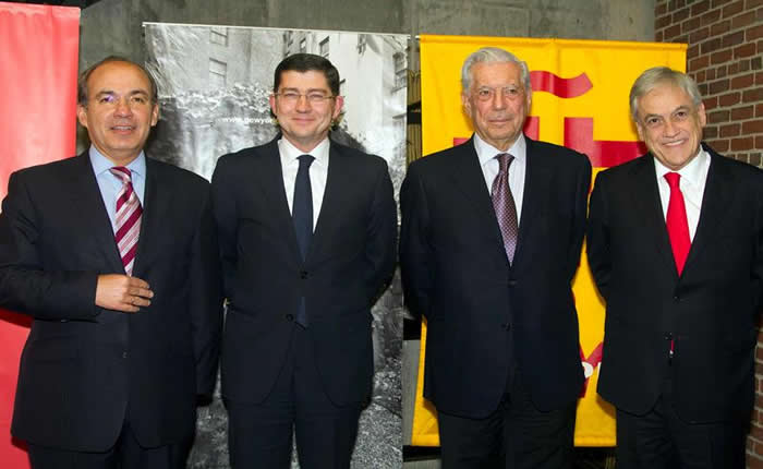 Los expresidentes Sebastián Piñera, de Chile, y Felipe Calderón, de México, y el nobel de literatura Mario Vargas Llosa