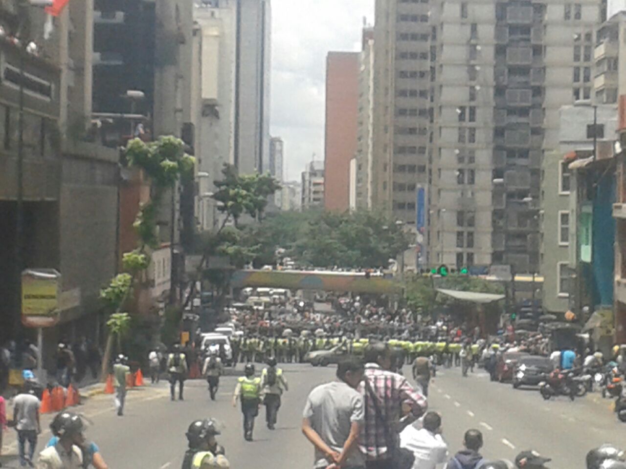 Av.FuerzasArmadas