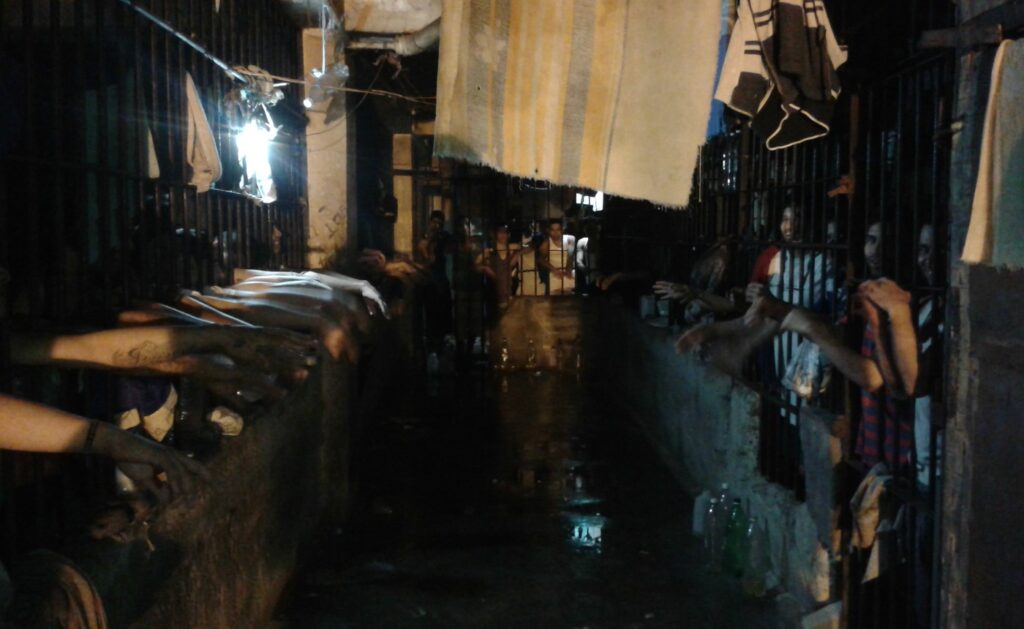 Calabozos policiales en Gran Caracas son cárceles paralelas con sótanos de presos y reclusas embarazadas