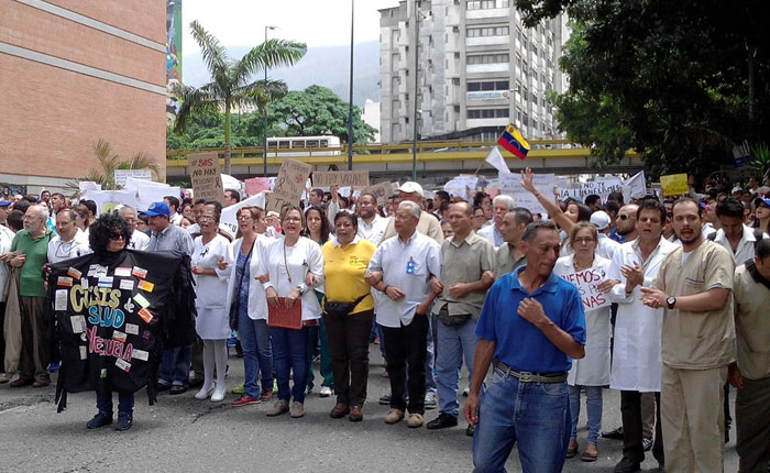 PNB impidió que médicos llegaran a la Fiscalía para exigir insumos, medicamentos y mejoras hospitalarias