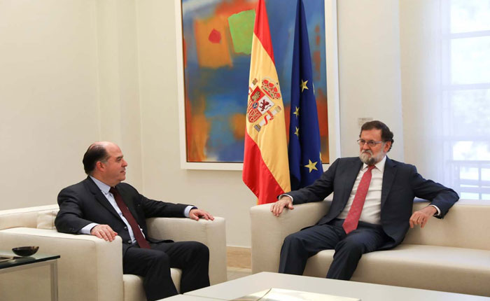 Rajoy se comprometió a seguir luchando por restablecimiento de la democracia en Venezuela
