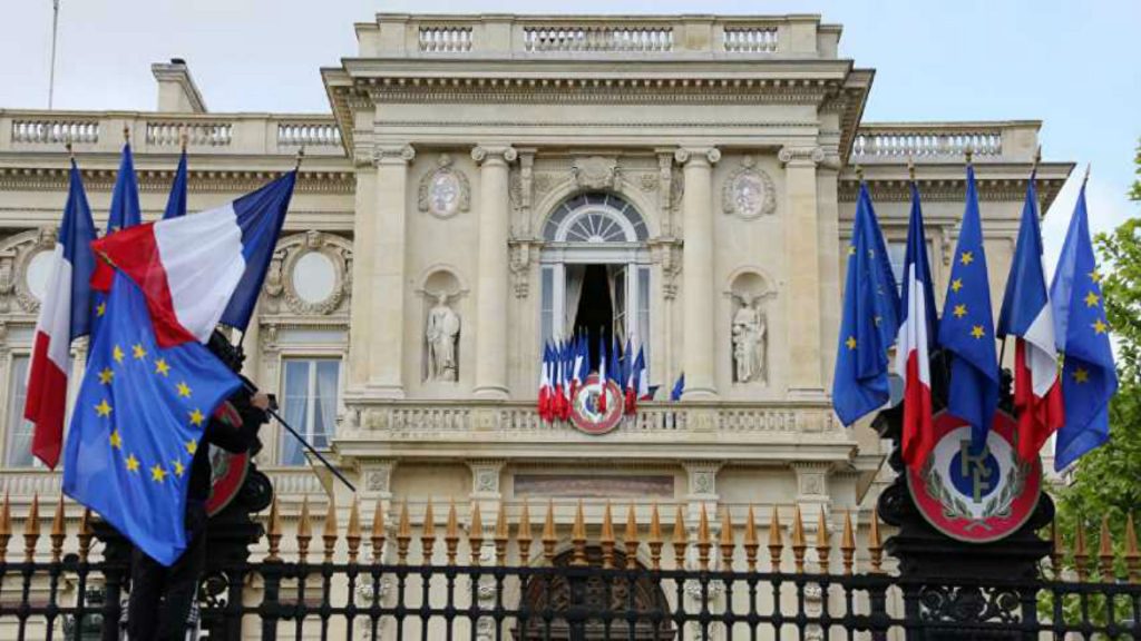 Francia niega intromisión en la política venezolana