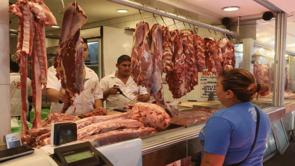 Precios del pollo y la carne retroceden mientras las verduras están por las nubes en Maracaibo