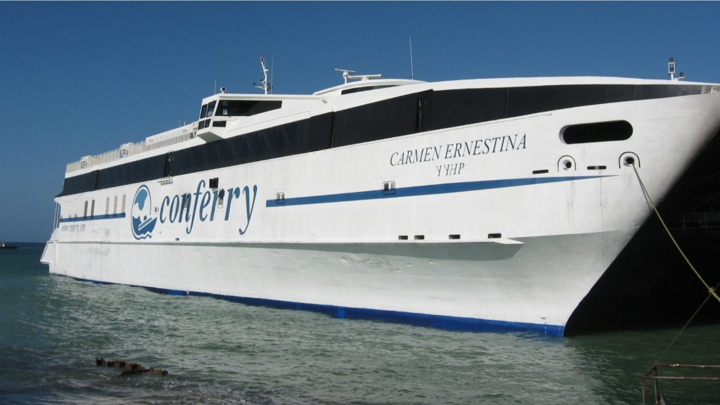 Denuncian que un ferry se quedó a la deriva en altamar tras zarpar de Punta de Piedras
