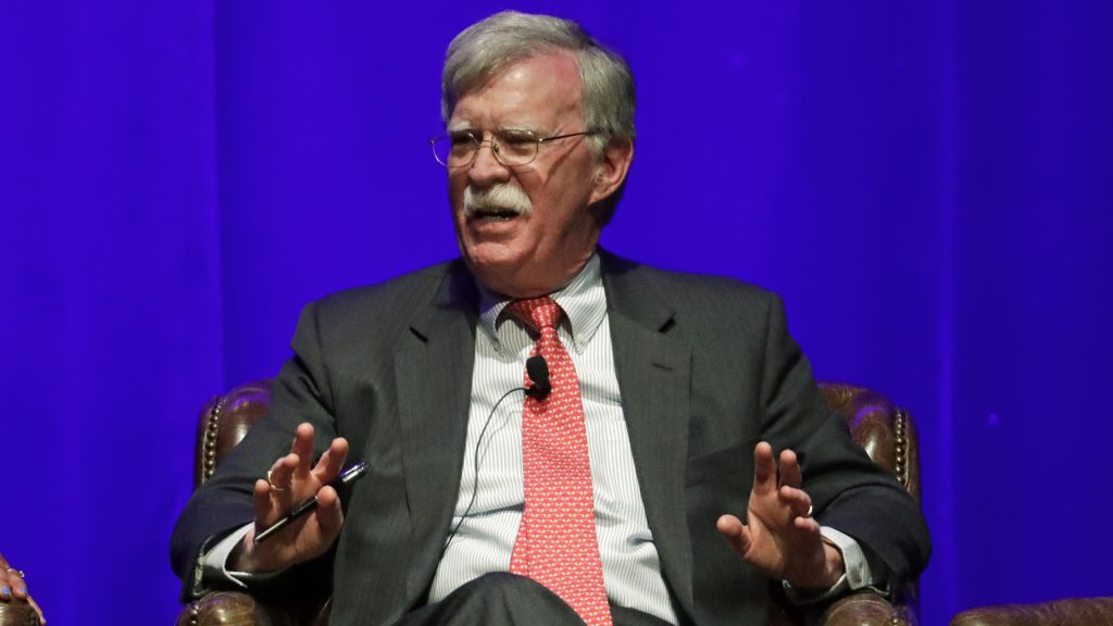 Juez: Bolton puede publicar libro sobre la Casa Blanca