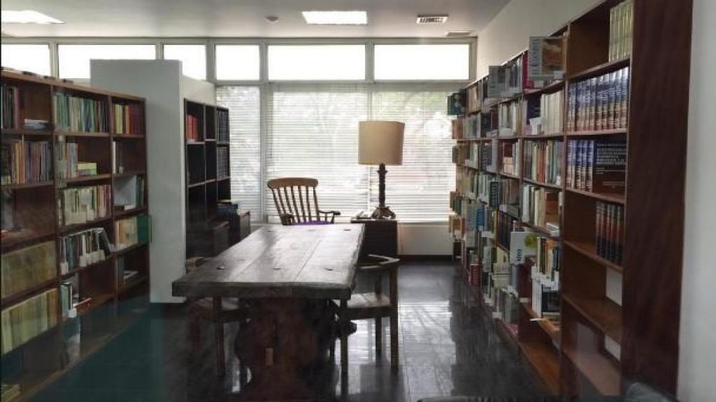 UCAB inauguró biblioteca jurídica en honor a Allan Brewer Carías