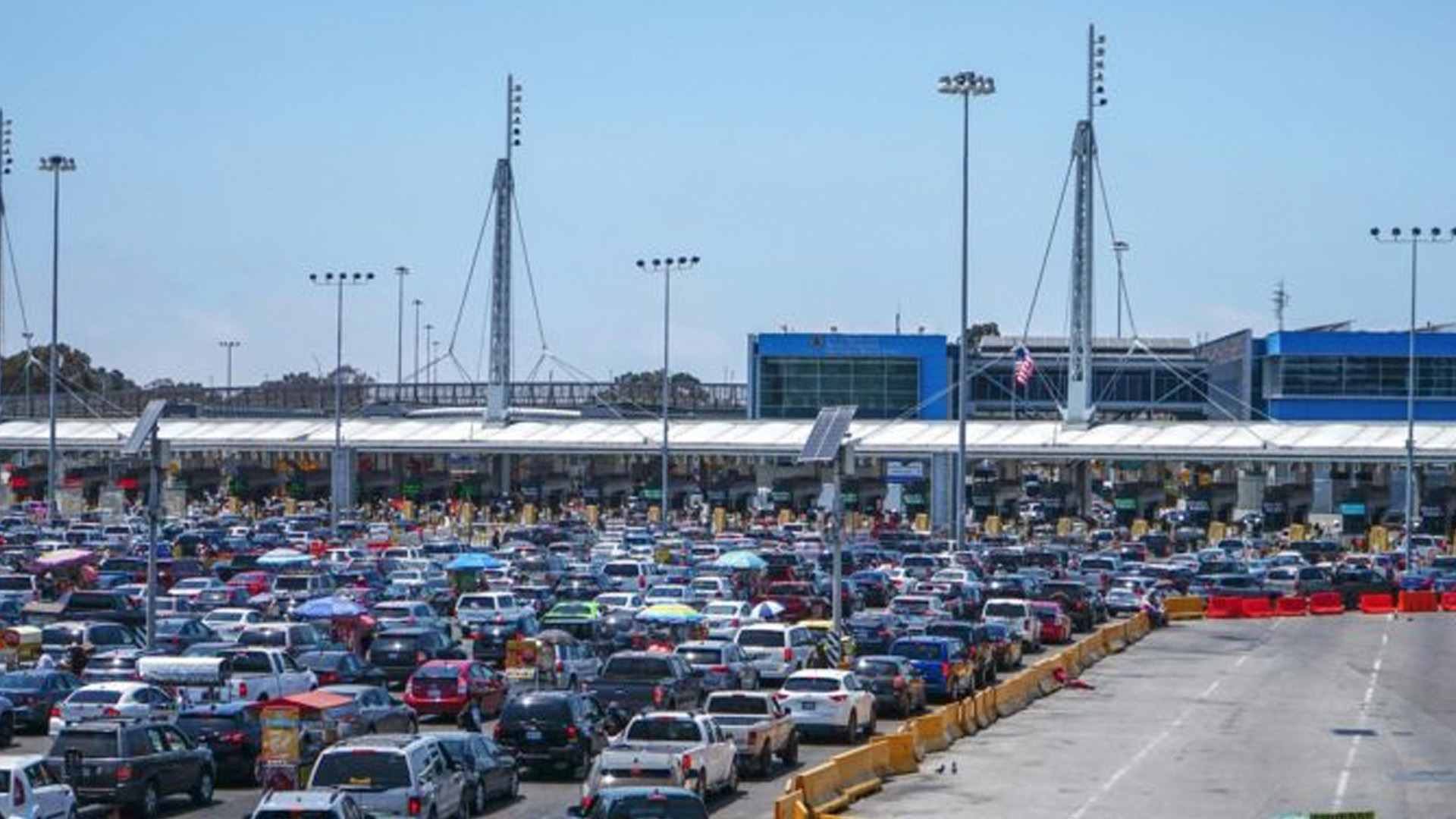 Venezolanos intentan cruzar la frontera entre México y Estados Unidos en  carros particulares - Runrun