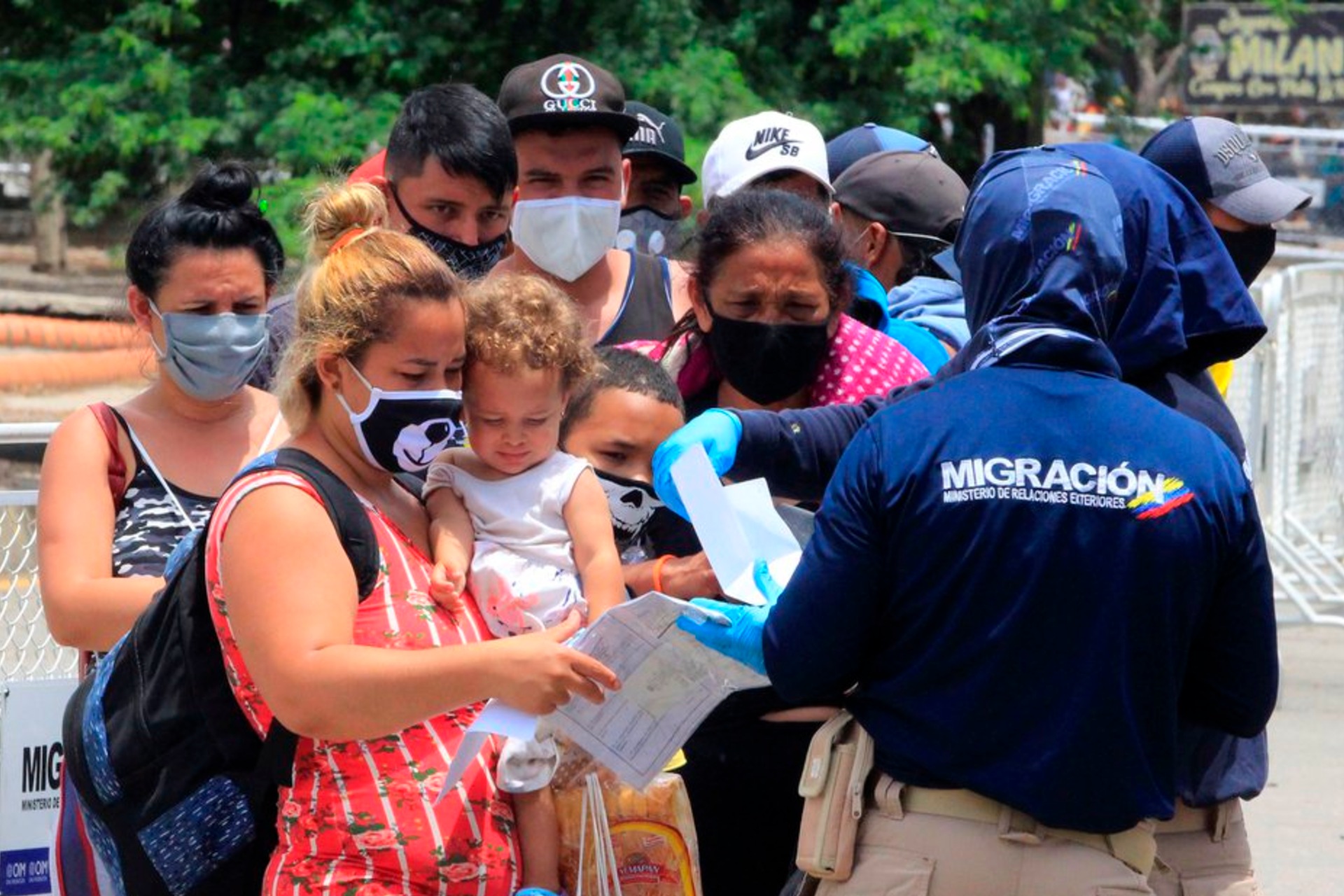 Lo que dicen los políticos en Venezuela en el Día Internacional del Migrante