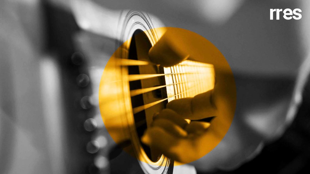 Una cosa es con guitarra y otra con bandola, por Julio Castillo Sagarzazu. Foto Freepik (Interv. por Runrunes).