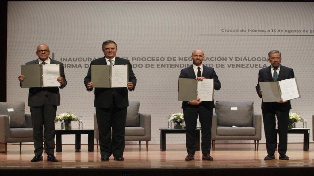 Esto dijeron Capriles y Guaidó tras la firma del acuerdo de entendimiento entre gobierno y oposición