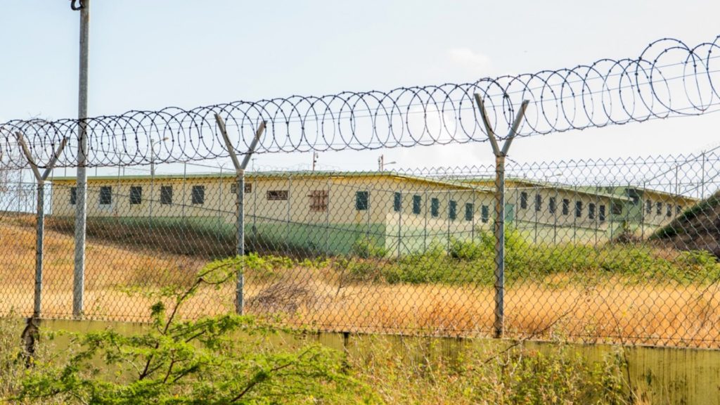 AI centro detención migrantes curazao