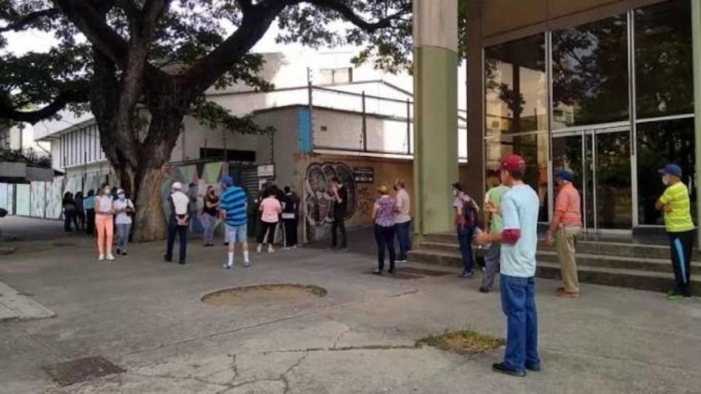 Poca presencia de votantes marcó comicios en norte, centro y sur de Valencia