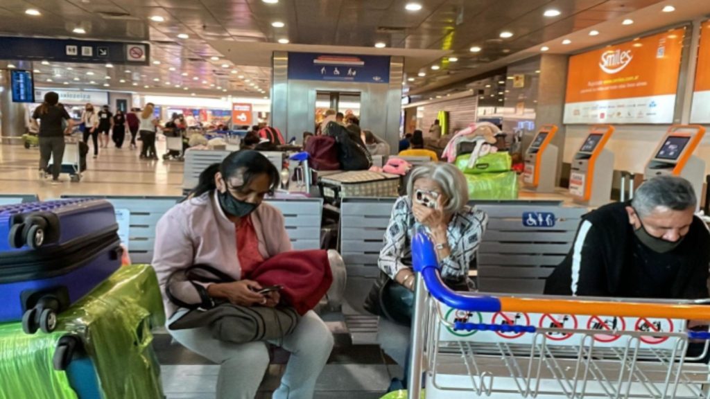 Suspensión de vuelos de Conviasa deja varados a venezolanos en Argentina y Bolivia