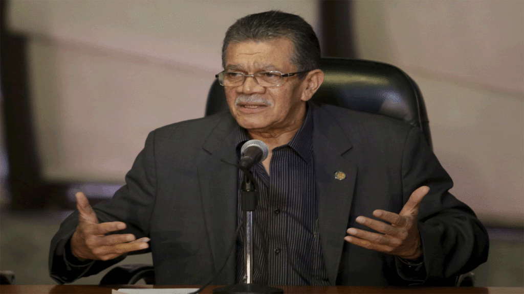 Falleció el periodista Earle Herrera